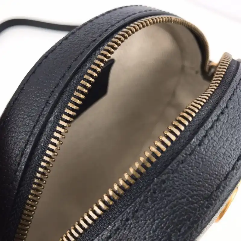 G*u*i bags 19b57g0082