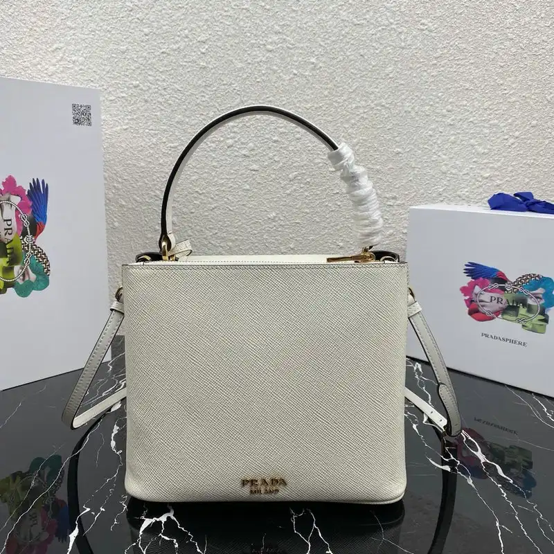 Pra*a bags 206b570024