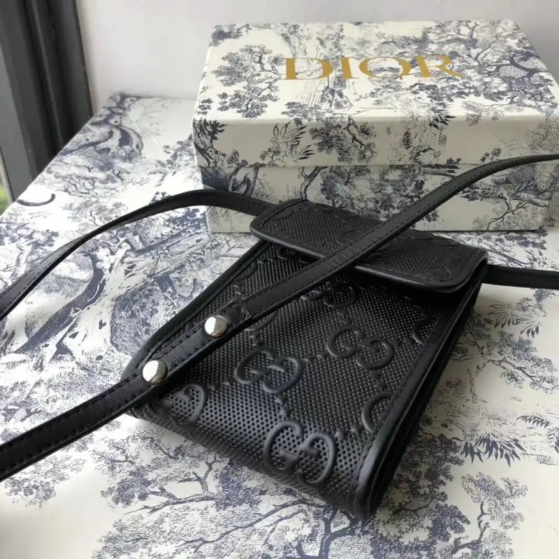 G*u*i bags 208b570060