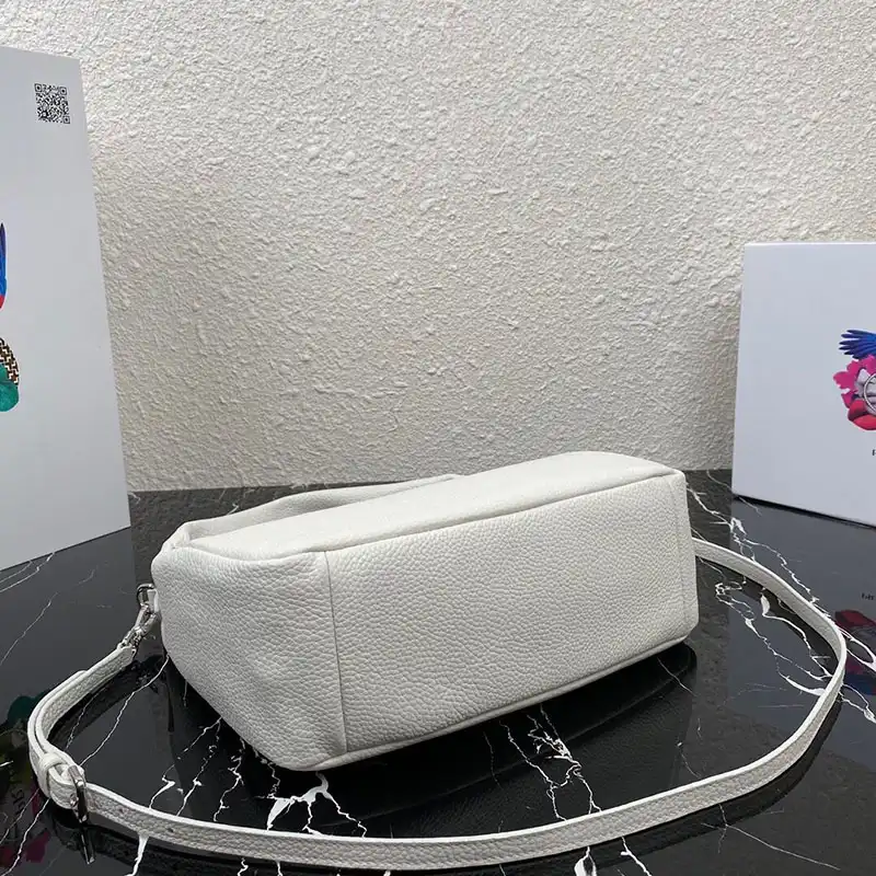 Pra*a bags 208b570128