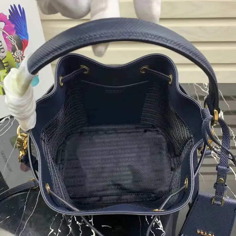 Pra*a bags 20b570136