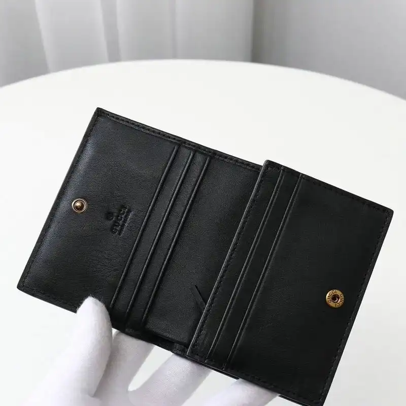 G*u*i bags 20b570281