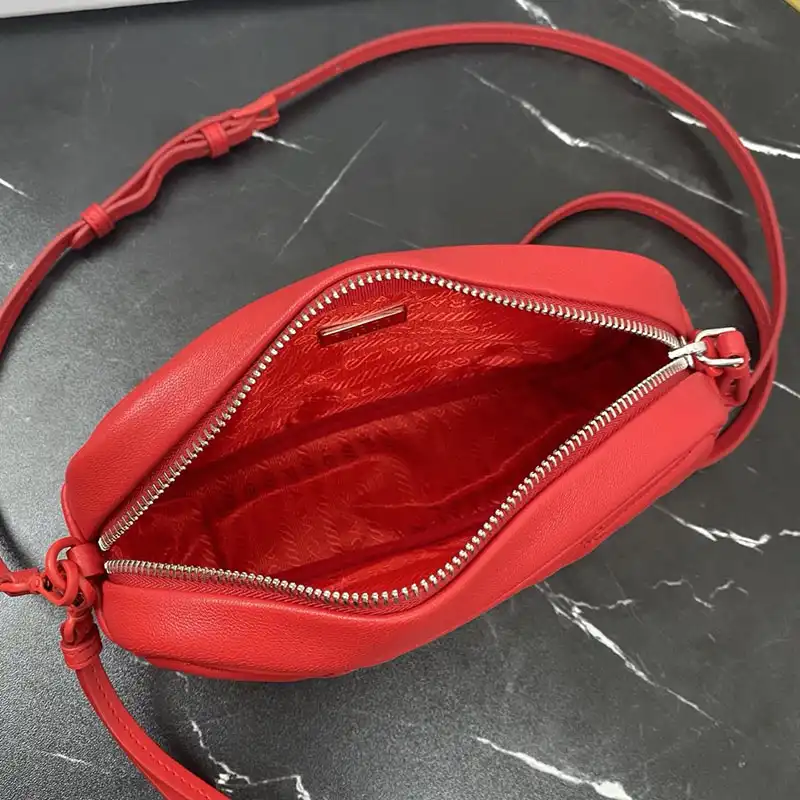 Pra*a bags 204b570047