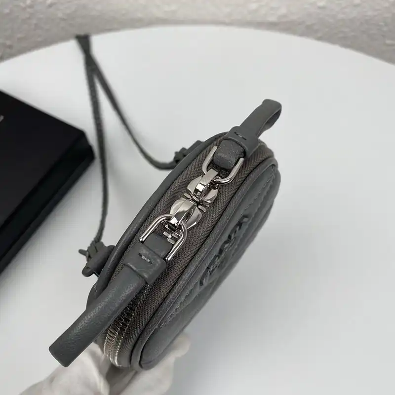 Pra*a bags 204b570054