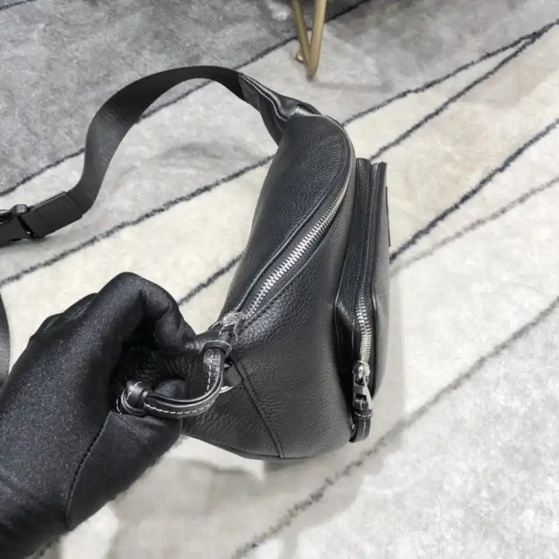 L0ew* bags 2107ya0020