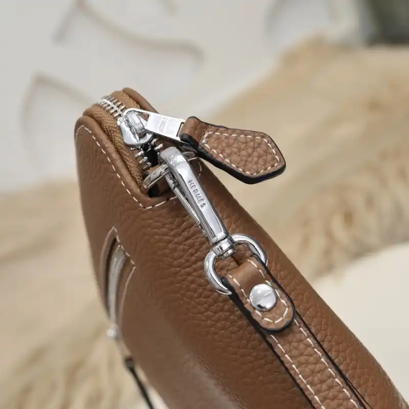 H**me5 bags 2107ya0055