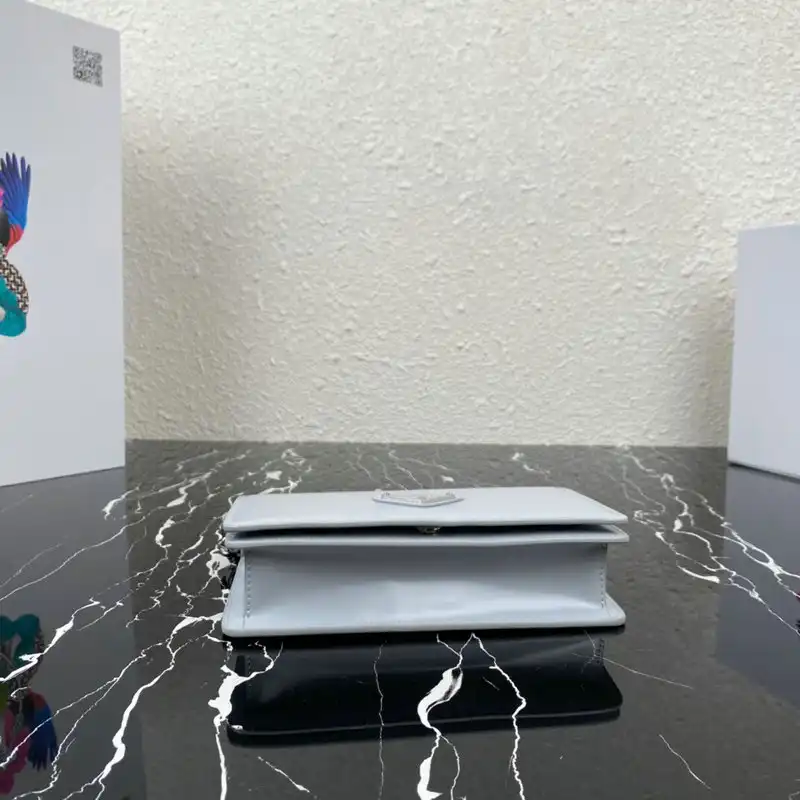 Pra*a bag 2109ya0140