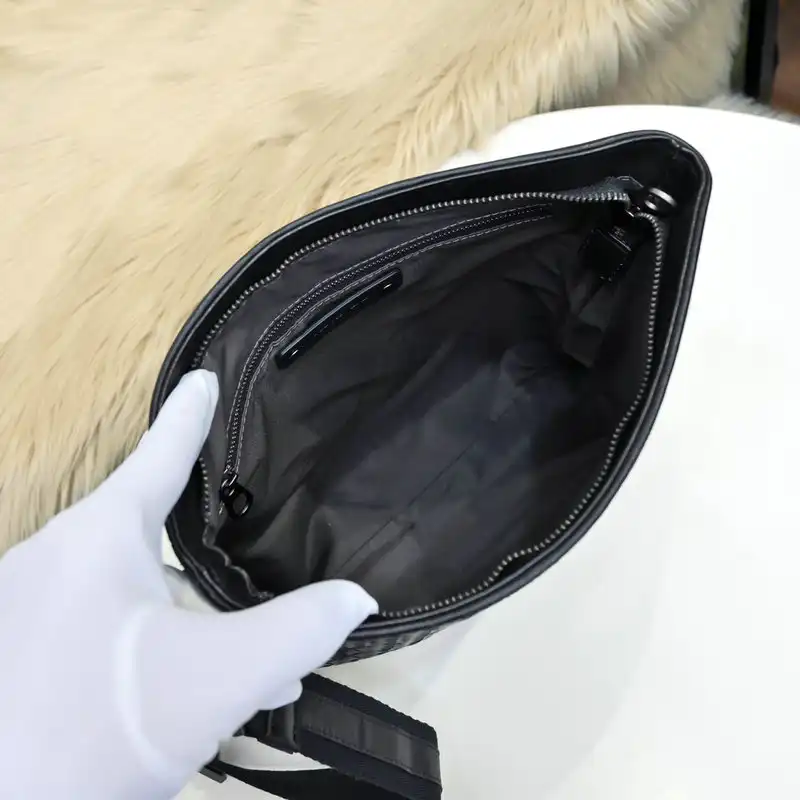 b0tt*ga Ven*ta s bags 2110yz0002