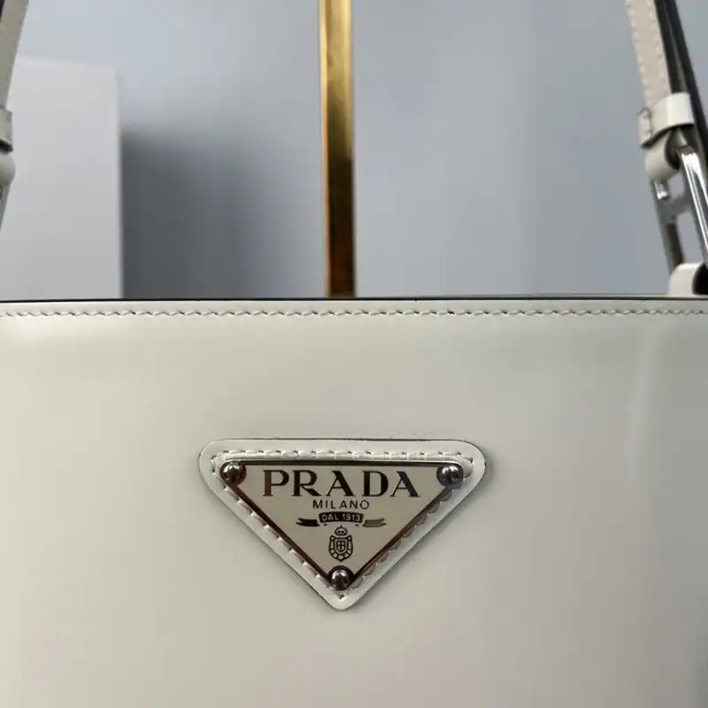 Pra*a bag 2209yz0057