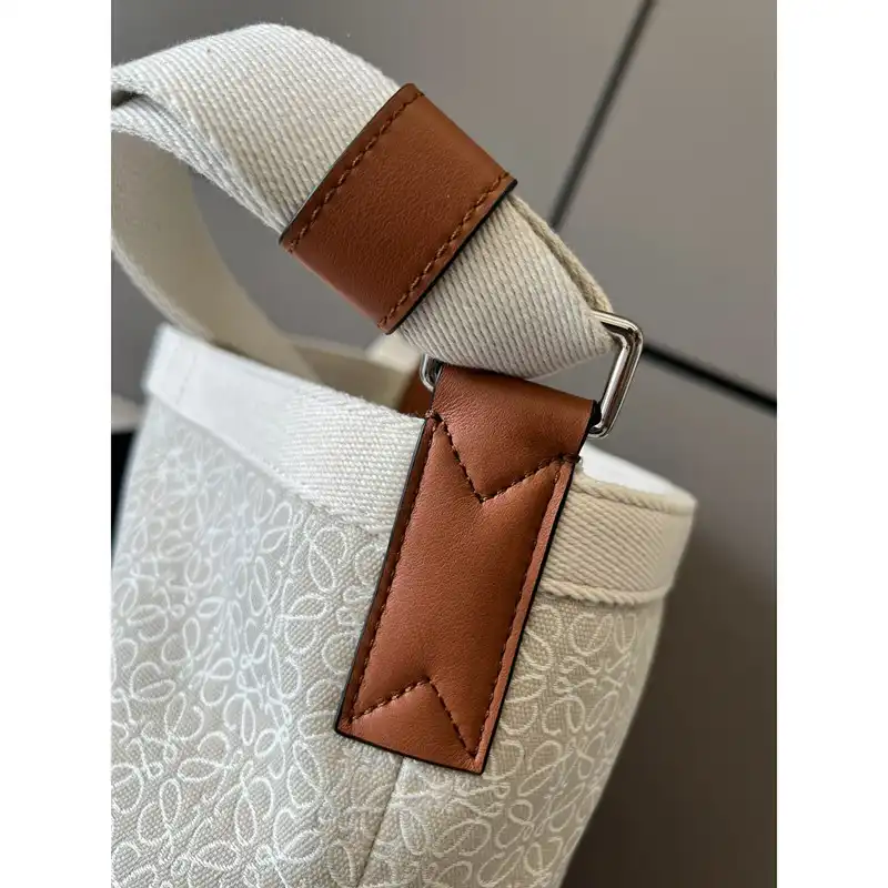 L0ew* bag 2210ya0047