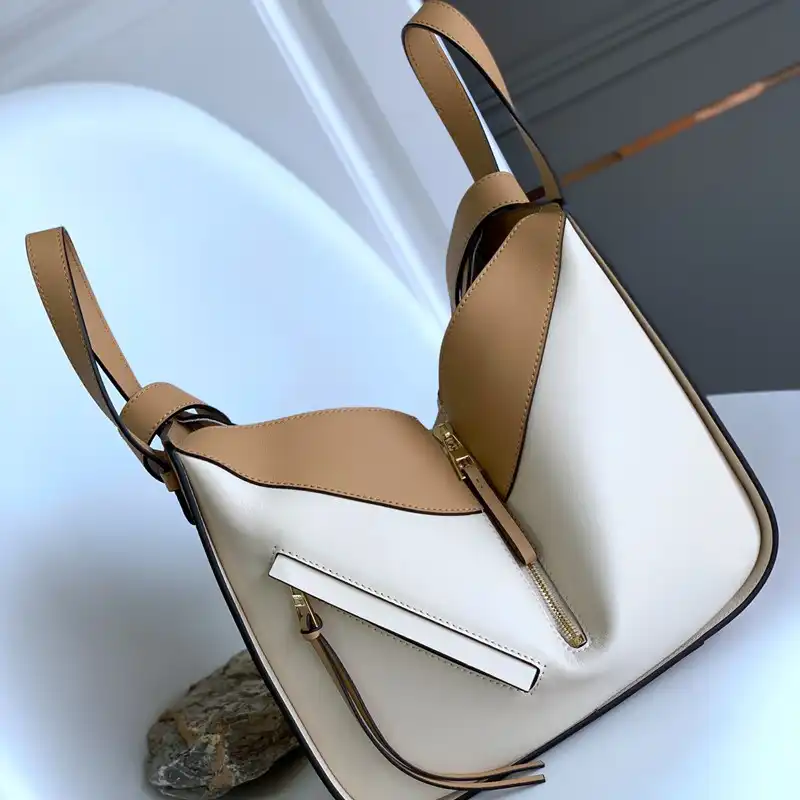 L0ew* bag 2210ya0051