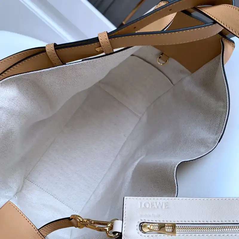 L0ew* bag 2210ya0051