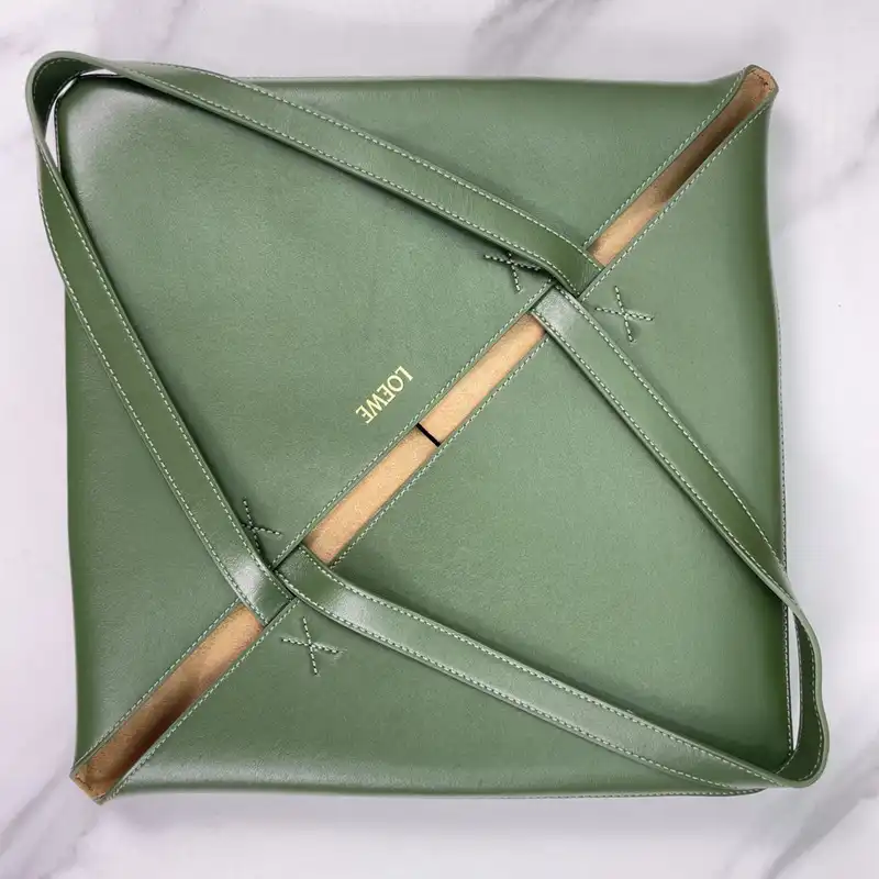 L0ew* bags 2312ya0015