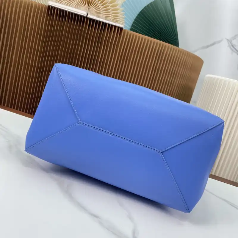 L0ew* bags 2312ya0018