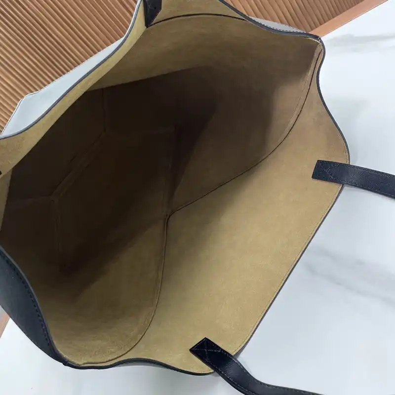 L0ew* bags 2312ya0019