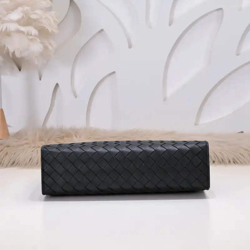 b0tt*ga Ven*ta bags 2401ya0015