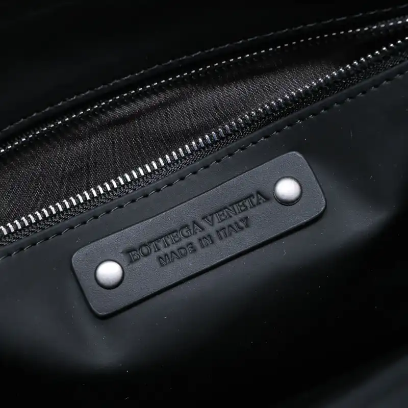 b0tt*ga Ven*ta bags 2401ya0015