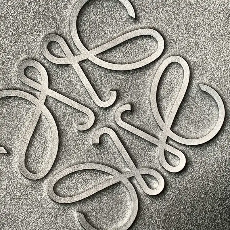 L0ew* bags 2401ya0157