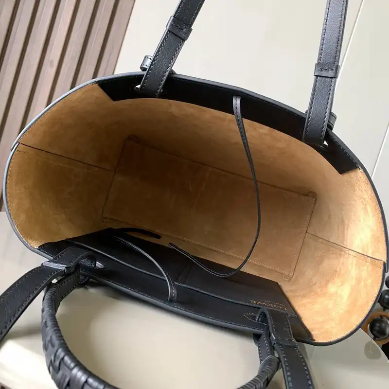 L0ew* bags 2401ya0157