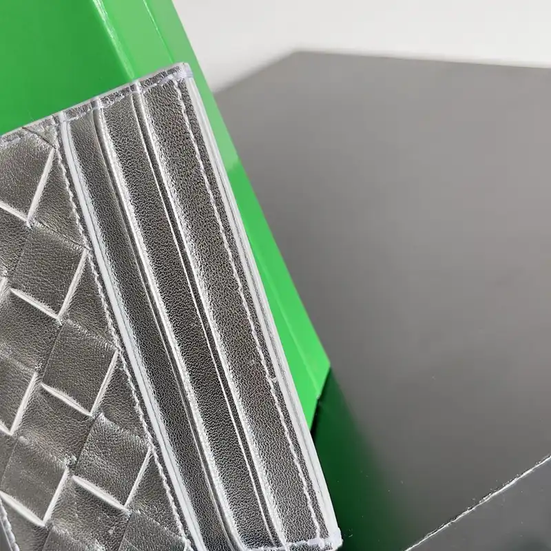 b0tt*ga Ven*ta bags 2401ya0201