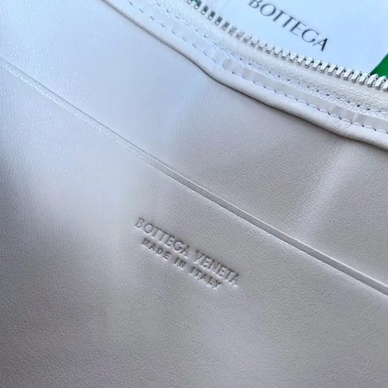 b0tt*ga Ven*ta bags 2409sf0016