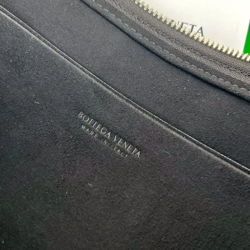 b0tt*ga Ven*ta bags 2409sf0017