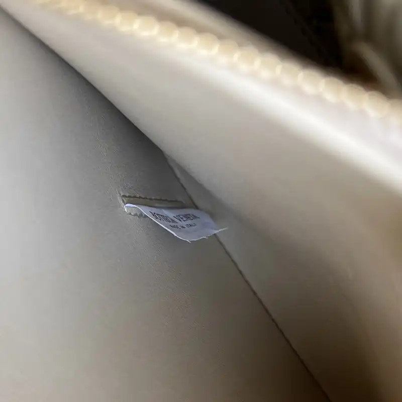 b0tt*ga Ven*ta bags 2409sf0024