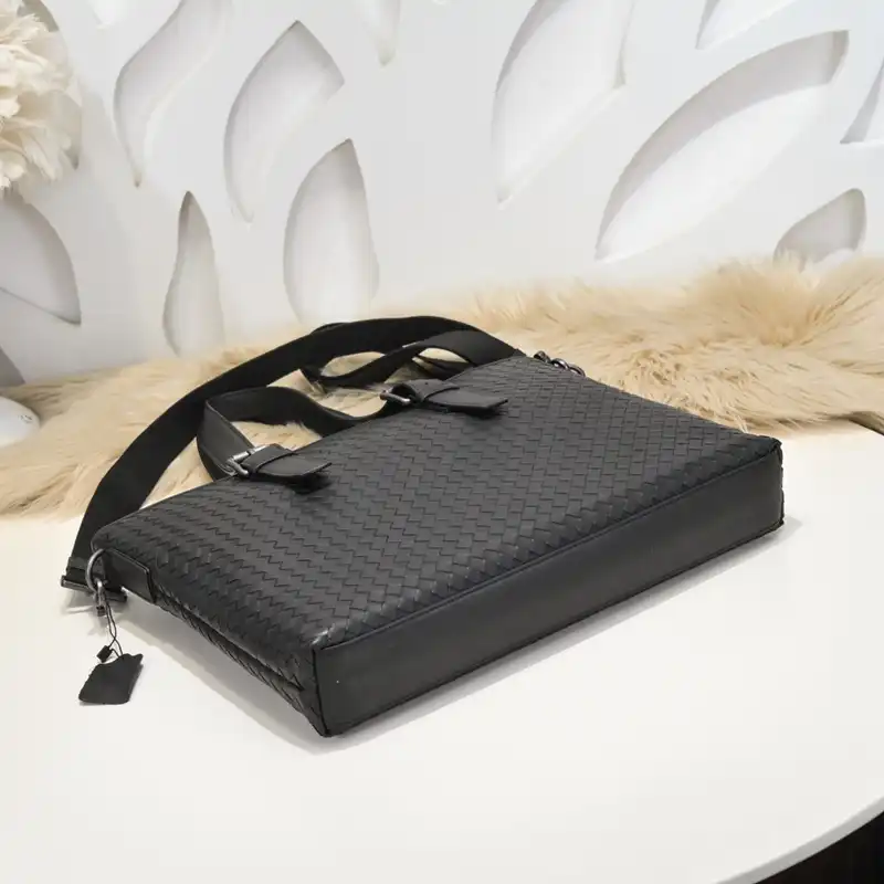 b0tt*ga Ven*ta bags 2411ya0046