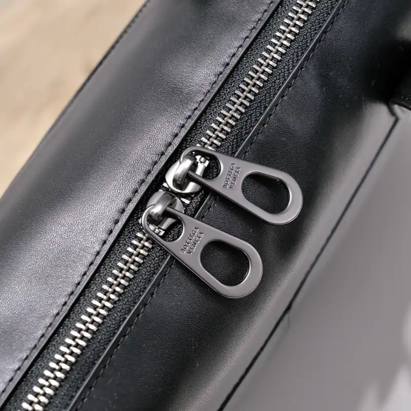 b0tt*ga Ven*ta bags 2411ya0049