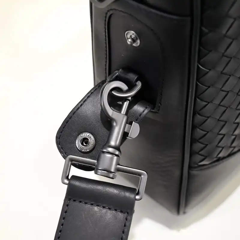 b0tt*ga Ven*ta bags 2411ya0058