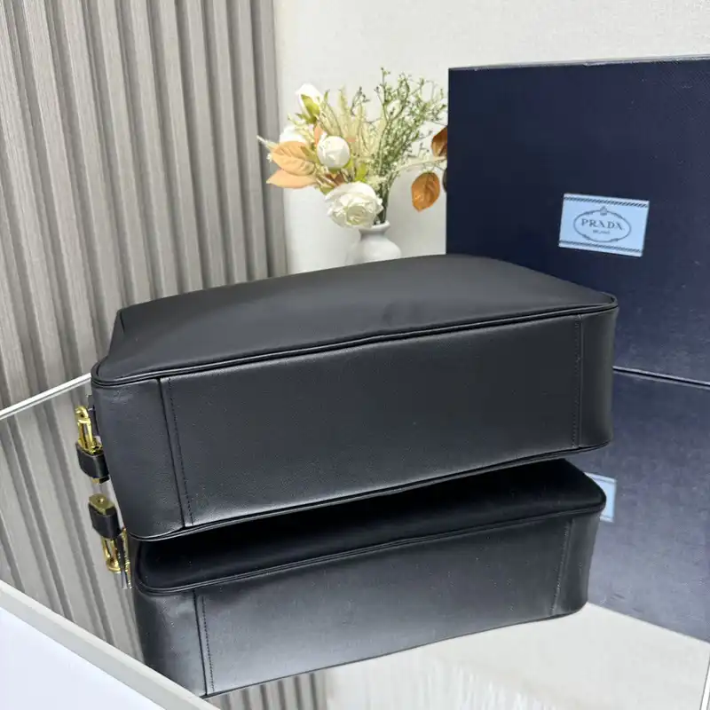 Pra*a bags 2411ya0104