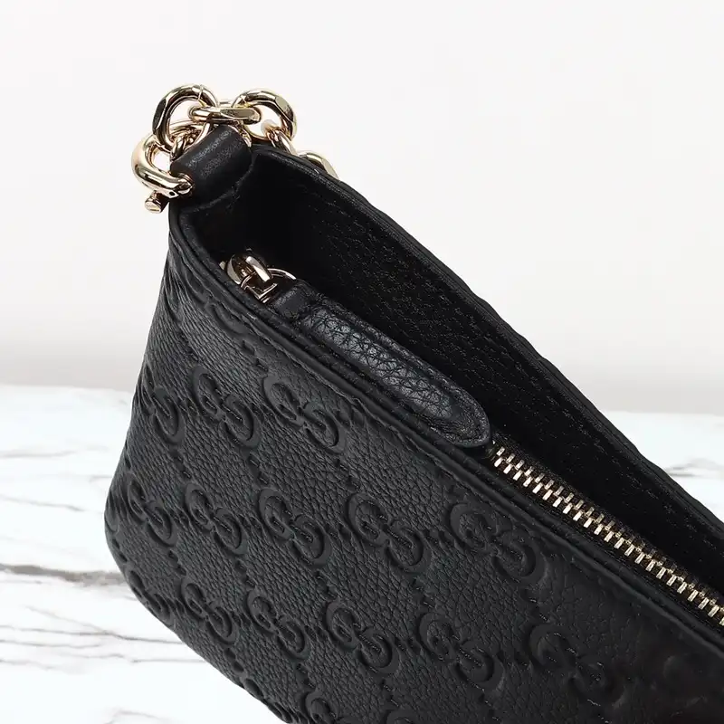 G*u*i bags 2411ya0192