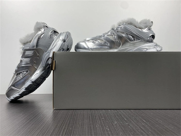 BLCG TRACK SNEAKER 668556 W3FS2 Premium 4430