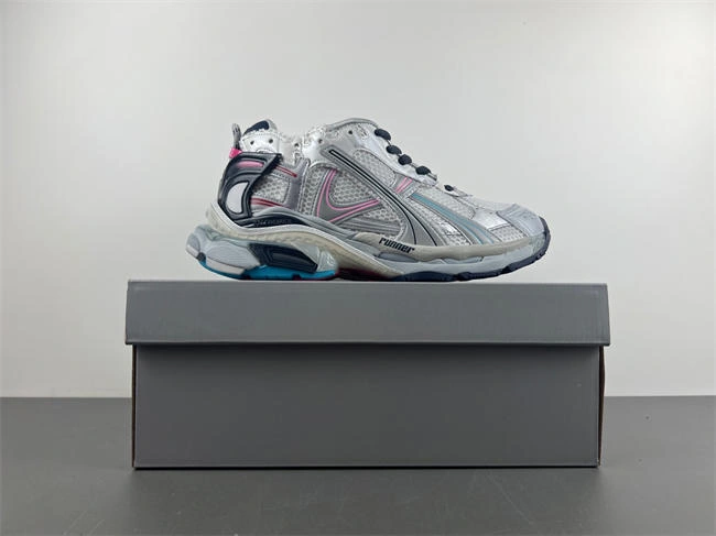 Reliable Balenciaga 772774-W3RNY- 4302