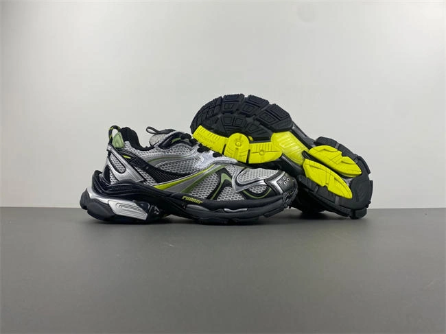 Balenciaga 779066-W3RBXP- TravelReady 4300