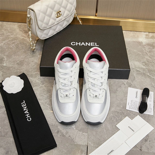 S*pportive chanal sneakers 2208