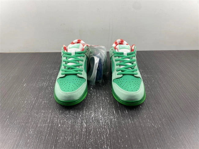 Chic Concepts x Nike SB Dunk Low BV1310- 4563