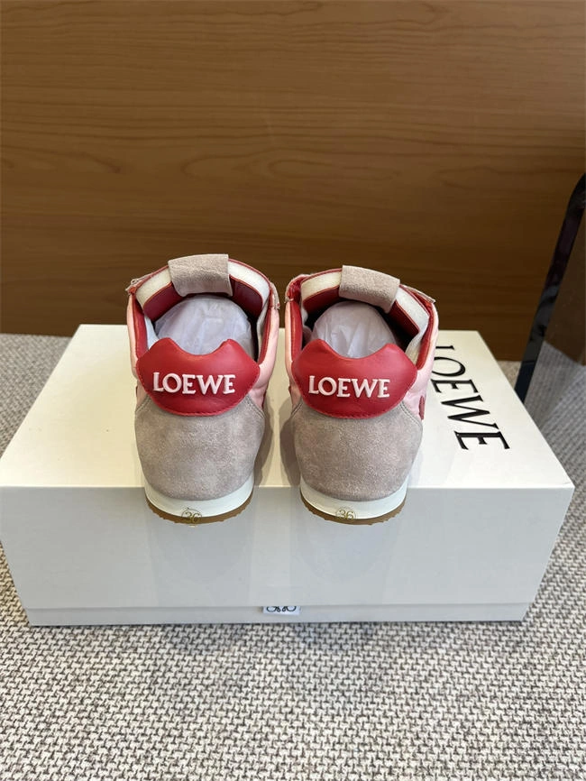 elegant L0ew* sneaker 2470