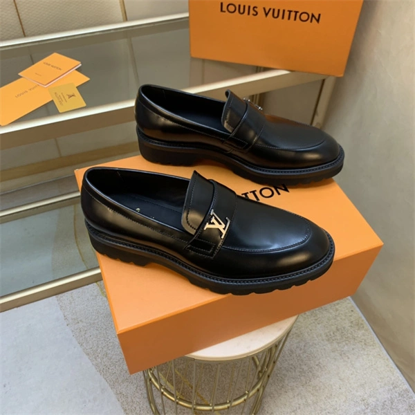 Sleek Lv Loafer 1885