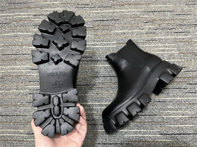 Pra*a boot highquality 3245