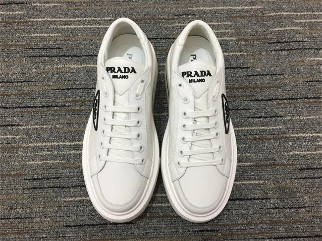 Pra*a leather sneaker premium 3323