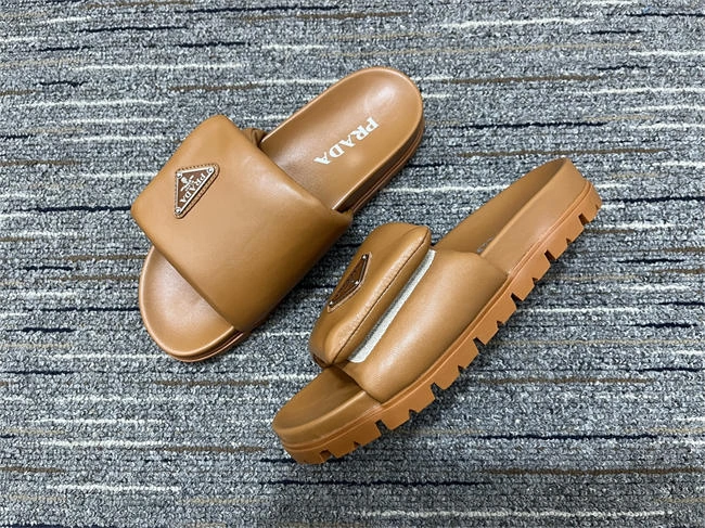 sophisticated Pra*a slipper 3345