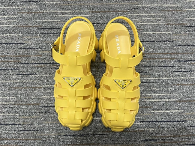 stylish Pra*a slipper 3350