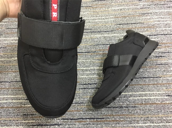 stretchable Pra*a sneaker 3368