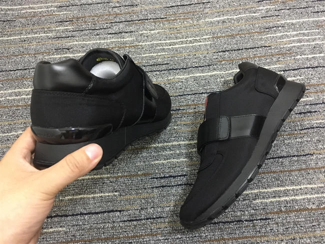 stretchable Pra*a sneaker 3368