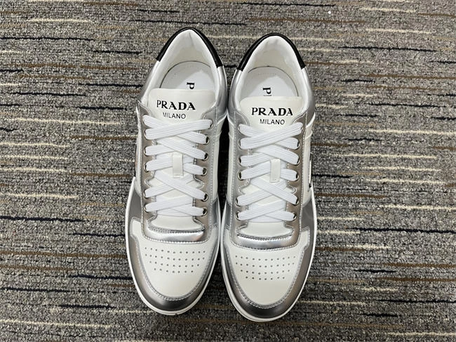 stylish Pra*a sneaker 3369