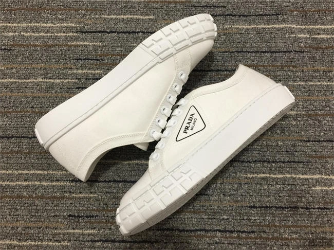 sportinspired Pra*a sneaker 3376